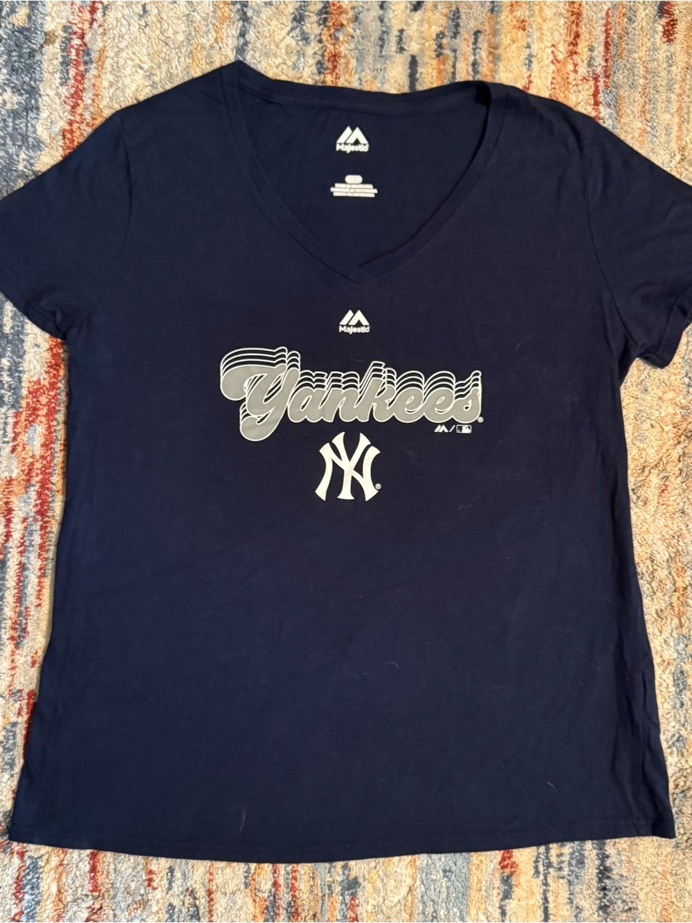 Ladies New York Yankees NYY Navy V-Neck Tee